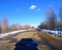 Вся дорога разбита. Местных автомобилистов очень жаль.