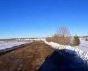 Вся дорога разбита. Местных автомобилистов очень жаль.