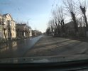 Множество мелких ям на всем протяжении участка