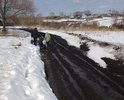Проблема заезда на ул.Заречная д.Аделькино с шоссейной дороги. Проблема существует много лет, был даже прецендент несколько лет назад зимой пожарные машины не могли заехать,  писали об этой проблеме в прошлом году, но сельсовет ответил, что на карте в кадастровом учете дороги нет и средств на ремонт нет. Хотя на всех картах эта дорога есть и фактически была всю жизнь, деревне 300 лет уже. Просим отсыпать дорогу качественным гравием (без глины) для свободного проезда на улицу, на фотографии видно состояние дороги. Если хотите убедиться, приезжайте к нам в гости и попробуйте проехать на нашу улицу. Сколько лет голосую за единую Россию, а вера в нее только уменьшается. Сегодня маршрутный автобус даже не заезжал в деревню, водитель на плохое состояние дороги сослался. Вообщем очень просим дорогу из качественного гравия только без добавки глины, а то на шоссейную дорогу от Белебея в Суккулово в качестве ремонтного материала сыпят смесь из глины с камнями, эффекта от ремонта практически нет!
