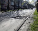 Здравствуйте, по ул. Богдана-Хмельницкого. Множественные ямы и выбоины. Прошу рассмотреть данную проблему и восстановить дорожное покрытие.