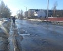 Ямочный ремонт каждый год. Результата нет. И пешеходной дорожки нету. Дорога ведет на Вокзал. Люди ходят по обочинам на свой страх и риск.