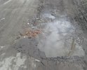 Дорога не ремонтировалась очень давно. Асфальта нет местами совсем, а где еще остался, там огромные ямы.