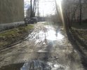 К дому #4 по улице Зеркальная подъехать невозможно, подойти тоже.