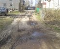 К дому #4 по улице Зеркальная подъехать невозможно, подойти тоже.