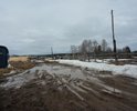 Дорога находится в д. Кулогоры Архангельской области Пинежского района. Рядом проходит региональная автодорога Архангельск-Пинега-Мезень. В весеннее/осеннее время года по дороге трудно проехать даже на внедорожном транспорте. С учетом объема финансирования дорожного содержания с этой дорогой силами муниципального бюджета ничего сделать нельзя. Для таких дорог требуется федеральная программа финансирования. На сайте http://dorogi-onf.ru/problem/add отсутствует весь Пинежский район, хотя в яндекс-картах он имеется.