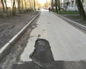 Асфальтовое покрытие дворовой территории на улице Павловской никто никогда не ремонтировал