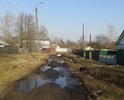 Ужасная дорога. Не пройти, не проехать. По осени и весне разливается дренажная канава потому, что все стоки замусорены.