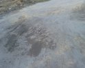 Асфальт местами потрескался и осыпался. Ямы небольшие.