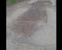 Пешеходная дорога не пригодна для пешего хода. Ямы, грязь. После дождя можно пройти только в резиновых сапогах. Рядом школа.