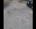 Асфальта почти нет. Ямы.