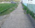 Асфальтаместами нет вообще, местами потрескался.