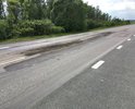Дорога в ненормативном состоянии. Колейнось, ямы и выбоины. Мало того еще и в колеях ямы