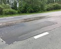 Дорога в ненормативном состоянии. Колейнось, ямы и выбоины. Мало того еще и в колеях ямы