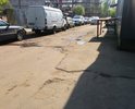 Можно ли территорию вокруг магазина называть дорогой не знаю, но это дорога вокруг моего дома, которой я пользуюсь ежедневно. По ней ежедневно проезжают десятки легковых и грузовых автомобилей. Не ремонтировалась, даже "ямочным" ремонтом Ни Разу за последние несколько лет.