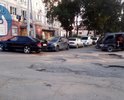 Тухачевского 48 – Огромная яма, сложно объехать. Страдает подвеска автомобиля и ноги пешеходов.
Тухачевского 50 – аналогично Тухачевского 48, жильцы уже сами засыпают камнями ямы, но безрезультатно.