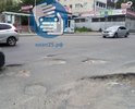Большая концентрация ям, часть дороги размыта. Водители для объезда ям маневрируют по встречной полосе, в случае встречного движения наносят ущерб подвеске автомобиля двигаясь по ямам