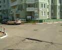 Дорога идущая по дворам домов Маяковская 22-28 находится в ужасном состоянии.
Район очень густо населен, но въезд во дворы сделан однополосным! И видимо из самого плохого асфальта, так как с каждым дождем или заморозоком ям все больше. фото сделано 71 шт, загрузить дает только 5. Так автомобильная дорого ул. Маяковского имеет колею по каждой из полос(их 2) сантиметров 5 в глубину. В дождь по пешеходному переходу приходится перешагивать 4 реки шириной по 30-40 см.
