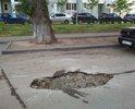Дорога идущая по дворам домов Маяковская 22-28 находится в ужасном состоянии.
Район очень густо населен, но въезд во дворы сделан однополосным! И видимо из самого плохого асфальта, так как с каждым дождем или заморозоком ям все больше. фото сделано 71 шт, загрузить дает только 5. Так автомобильная дорого ул. Маяковского имеет колею по каждой из полос(их 2) сантиметров 5 в глубину. В дождь по пешеходному переходу приходится перешагивать 4 реки шириной по 30-40 см.