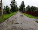 Ремонт на уд.Ал.Смирнова в г.Шарья не производился уже около 25 лет.В некоторых местах,в частности между перекрёстками с улицами Пионерская и Лермонтова,выступила старая деревянная лежнёвка с 50х годов прошлого века.Отсутвуют тротуары,в непогоду,весной и осенью непролазная грязь.Пенсионерам и школьникам трудно передвигаться,обочины практически нет,постоянно нарушаются ПДД,т.к. водители вынуждены объезжать ямы и лужи.Улица вся в ямах и рытвинах.Дорога опускается вниз,по отношению к обочным канавам.Оканавливание не производится,весной скапливается вода и не стекает.Некоторые перекрёстки,в частности с улицей Леомонтова,всю весну затоплены.Отдельные участки не просыхают и летом.Просим помочь с ремонтом улицы.