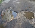Придомовая дорога разбита, скорые подъехать к подъезду не могут. Дорога не включена в программу "Городская среда" (по мнению жителей).