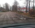 Ямы,лужи, грязи столько , что даже асфальта не видно. В двух местах была перекопана.