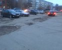 Заезд на парковку магазина Пятерочка в плохом состоянии