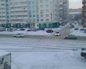Уборка дорог города Новосибирска от снега не осуществляется. Снег сметают к обочинам, где он и остается. Вывоз снега осуществляется на "избранных" участках.