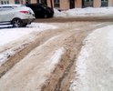 Подъезд к ЦПКиО от ул. Михайловская (д. 18) и ул. Каманина (д. 37) зимой не чистится от снега, летом больше похож на грунтовую дорогу. Очень трудно проехать как на машине, так и на коляске с ребенком, да и вообще пройти.