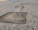 Дорога в ужасном состоянии.