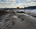 Участок дороги от А-107 (г.о. Домодедово) в сторону д. Образцово несколько дней назад был перекрыт.
Обоснование - в связи со строительством ЦКАД этой дороги там не будет, будет путепровод. 
Никаких конкретных сроков по закрытию данного участка дороги не сообщается, озвучен общий срок строительства дороги до 31.10.21г. 
Это почти 3 года!!!
По факту на данный момент жители довольно большой территории (поселок Красный путь, деревни Образцово, Житнево, Бурхино, несколько прилегающих к ним СНТ и предприятий) остались с одной дорогой ведущей к А-107, идущей от А-107 к д. Житнево. К сожалению эта дорога узкая, с одной полосой в каждую сторону, дорога находится в плачевном состоянии, регулярно делают ямочный ремонт, со всеми вытекающими последствиями. Дорога загруженная, особенно в весенне-летне-осенний период, благодаря дачникам!!! В связи с закрытием второй дороги, с помощью которой жители указанных выше районов могли попадать на А-107 и дальше теперь вынуждены простаивать в пробках еще до начала дачного сезона. 
Нам жителям хочется понять насколько было обосновано закрытие нашей второй дороги уже сейчас?
Как долго действительно мы будем без второго выезда на А-107 и дальше?
Думал ли кто-то о живых людях, которые тут живут?
Почему перед этим не была отремонтирована та единственная дорога которая осталась? 
Почему на ней не было организовано двухполосное движение в каждую сторону? Возможности для этого есть!!!
Почему на ней не был организован поворот по стрелке вправо с Житнево на А-107?
Есть ли понимание, что помимо указанных выше районов через дорогу на Житнево проезжают те, кто объезжает М4, те кто едет в сторону Барыбино и дальше. Кто-то анализировал трафик, транспортные потоки, учитывалось ли тут что нашим жителям иногда нужна скорая помощь? Сколько жизней теперь зависит от этого? Будут ли людям выданы компенсации за предоставленные неудобства? 
Мало того что весь район сейчас в грязи из-за этой стройки, так сейчас ради удобства строителей перекрыли дорогу без веских на то причин, дорога как стояла так и стоит.

Для связи:
Гусак Нелли Леонидовна,
тел. 8 925 205 71 54
nelly7@rambler.ru