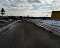 Участок дороги от А-107 (г.о. Домодедово) в сторону д. Образцово несколько дней назад был перекрыт.
Обоснование - в связи со строительством ЦКАД этой дороги там не будет, будет путепровод. 
Никаких конкретных сроков по закрытию данного участка дороги не сообщается, озвучен общий срок строительства дороги до 31.10.21г. 
Это почти 3 года!!!
По факту на данный момент жители довольно большой территории (поселок Красный путь, деревни Образцово, Житнево, Бурхино, несколько прилегающих к ним СНТ и предприятий) остались с одной дорогой ведущей к А-107, идущей от А-107 к д. Житнево. К сожалению эта дорога узкая, с одной полосой в каждую сторону, дорога находится в плачевном состоянии, регулярно делают ямочный ремонт, со всеми вытекающими последствиями. Дорога загруженная, особенно в весенне-летне-осенний период, благодаря дачникам!!! В связи с закрытием второй дороги, с помощью которой жители указанных выше районов могли попадать на А-107 и дальше теперь вынуждены простаивать в пробках еще до начала дачного сезона. 
Нам жителям хочется понять насколько было обосновано закрытие нашей второй дороги уже сейчас?
Как долго действительно мы будем без второго выезда на А-107 и дальше?
Думал ли кто-то о живых людях, которые тут живут?
Почему перед этим не была отремонтирована та единственная дорога которая осталась? 
Почему на ней не было организовано двухполосное движение в каждую сторону? Возможности для этого есть!!!
Почему на ней не был организован поворот по стрелке вправо с Житнево на А-107?
Есть ли понимание, что помимо указанных выше районов через дорогу на Житнево проезжают те, кто объезжает М4, те кто едет в сторону Барыбино и дальше. Кто-то анализировал трафик, транспортные потоки, учитывалось ли тут что нашим жителям иногда нужна скорая помощь? Сколько жизней теперь зависит от этого? Будут ли людям выданы компенсации за предоставленные неудобства? 
Мало того что весь район сейчас в грязи из-за этой стройки, так сейчас ради удобства строителей перекрыли дорогу без веских на то причин, дорога как стояла так и стоит.

Для связи:
Гусак Нелли Леонидовна,
тел. 8 925 205 71 54
nelly7@rambler.ru