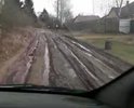 Дорога на Киевской ОТВРАТИТЕЛЬНАЯ !, размывает при малейшем дожде, с каждым проездом машины образуется глубокая колея, машины с низкой посадкой просто вязнут в грязи. Грейдер выделяемый местными властями проблему не решает, а иногда даже её усугубляет.