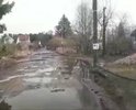 Дорога на Киевской ОТВРАТИТЕЛЬНАЯ !, размывает при малейшем дожде, с каждым проездом машины образуется глубокая колея, машины с низкой посадкой просто вязнут в грязи. Грейдер выделяемый местными властями проблему не решает, а иногда даже её усугубляет.