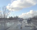 Зарёвская объездная (Чернореченская), на участке от кольца Северного шоссе до перекрёстка с Нижегородским шоссе, окончательно превращается в аттракцион «попробуй сохранить колеса целыми». По непонятным причинам, не отремонтированная в предыдущем году, когда ремонтировалась большая её часть, пролегающая от Северного кольца до перекрестка с ул.Красноармейской... Все «формальные» ремонты ям, проводимые в том году, «ушли» вместе с первыми потеплениями. Данный участок дороги, находящийся на балансе у области, требует срочного ремонта, для начала ямочного, а по мере требуемых погодных условий - полной замены асфальтового покрытия. Ну и актуальная в последние годы для этого участка дороги увеличенная нагрузка (круглосуточное "катание" камазов с песком) помогают этой дороги иметь подобное состояние.