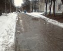 Ямы по всей улице, есть как и небольшие так огромные ямы.