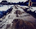 Ежедневно по этой дороге мы вынуждены добираться до работы, везти детей в школу и детские сады. В период весенне-осенней распутицы мы сидим словно заблокированные, выйти без резиновых сапог невозможно, проехать нереально, все тонет. От ул. Родниковой до ул. Весенних зорь 200 м дороги отсыпали смесью из глины, которая в сезон весна-осень превращается в глубокую колею, не проехать не пройти.