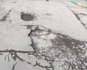 Огромные ямы на дороге, ведущей от улицы Молодежная, дом 34/1( Химки) , въезд во двор. При въезде во двор стоит грузовик, мешающий въезду автотранспорта. Неоднократно оставляла заявку в диспетчерской , но проблема остается нерешенной уже на протяжении нескольких лет.
Несколько раз дорожная служба  осуществляла некачественный ремонт дороги, но ямы появлялись через несколько недель.
Убедительно прошу помочь качественно отремонтировать дорогу. В настоящее время такая разбитая дорогая ломает и вредит нашему транспорту,
несмотря на оплаченные нами ( жильцами) транспортные налоги.