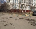 Огромные ямы на дороге, ведущей от улицы Молодежная, дом 34/1( Химки) , въезд во двор. При въезде во двор стоит грузовик, мешающий въезду автотранспорта. Неоднократно оставляла заявку в диспетчерской , но проблема остается нерешенной уже на протяжении нескольких лет.
Несколько раз дорожная служба  осуществляла некачественный ремонт дороги, но ямы появлялись через несколько недель.
Убедительно прошу помочь качественно отремонтировать дорогу. В настоящее время такая разбитая дорогая ломает и вредит нашему транспорту,
несмотря на оплаченные нами ( жильцами) транспортные налоги.