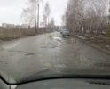 Дорога разбита, местами отсутствуют ливневые решетки