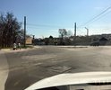 На проезжей части, в районе пересечения ул. Луначарского и ул. Видова, расположен люк, не соответствующий требованиям ГОСТ Р 50597-2017. Пожалуйста, примите меры к ремонту дороги.