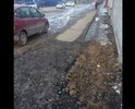 Сергиев-Посад. 1-я рыбная 26.  Пешеходная дорожка находится в ужасном состоянии.  Она полностью разбита, очень узкая и нету бордюра. Убедительная просьба.  Сделайте широкую пешиходную дорожку с бордюром.