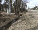 На этом участке дороги плохо функционирует система водоотведения. И делает разрыв велодорожка от Петербургом вдоль приморского шоссе.
