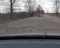 С весны были огромные ямы, сейчас самые плохие заделали, но всё ещё требуется хотя бы ямочный ремонт. В идеале полная замена