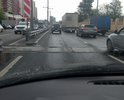 На дороге находятся не разобранные ЖД пути, которые уже продолжительное время не были замечены в работе. Проехать, их, без серьёзной тряски в салоне авто, можно только на скорости менее 30км\ч и это на основном въезде в город. Если же дорога находится в пользовании, то просьба привести переезд в хорошее состояние. Если же она более не востребована, то разобрать и выровнять дорожное полотно. Проблема в оба направления.