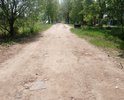 Грунтовая дорога, давно не ремонтировалась. Поддерживается силами жителей ближайших домов.