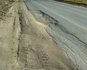 Множественные нарушения дорожного покрытия.