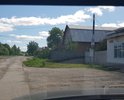 Разбитая дорога в деревне Старое Аннино Петушинский район Владимирская область. Въезд в деревню с асфальтовой дороги рядом с продуктовым магазином"Аннинский" из бетонных плит от времени вывернутых в разные стороны. На легковой машине трудно проехать. Далее в новой части деревни вообще дорога из песка и после дождя либо после зимы, вообще проехать нет возможности.