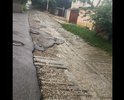 Дорога из бетонных разбитых блоков, на инвалидной коляске невозможно проехать, пешком только в кроссовках, по всей длине ямы, рытвины и торчащая металическая арматура, таксисты отказываются ехать по этой дороге