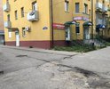 Проезд к дому 78а с ул. Плеханова: несколько глубоких ям и провалившихся колодцев